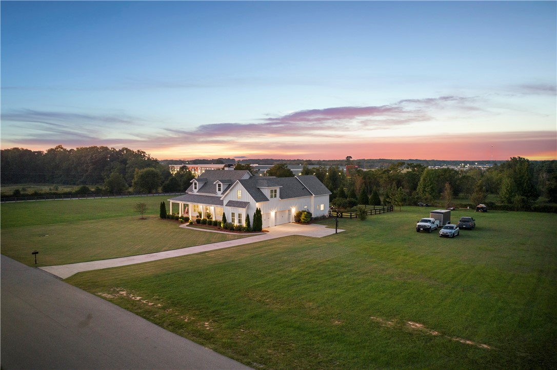 Auburn, Alabama 36832, United States, 4 Bedrooms Bedrooms, ,4 BathroomsBathrooms,Residential,Active,39912