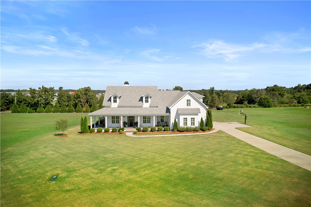 Auburn, Alabama 36832, United States, 4 Bedrooms Bedrooms, ,4 BathroomsBathrooms,Residential,Active,39912