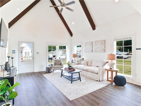 Photo of 1058 FOREST Lane, Opelika, AL 36801 (MLS # 177837)