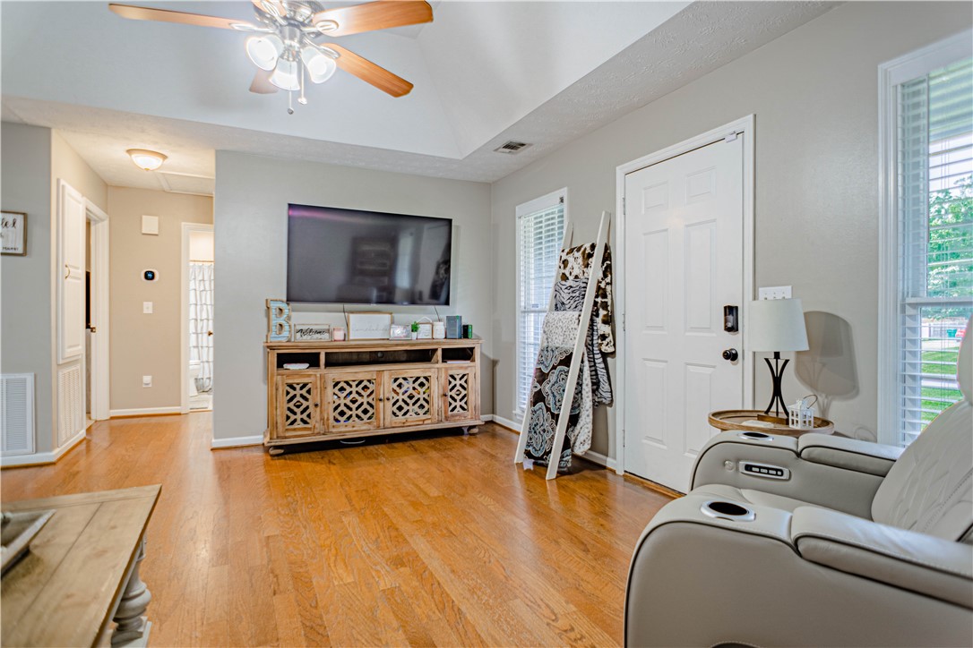 205 SUMMERBROOKE Loop