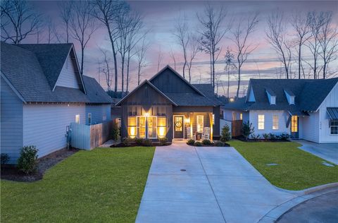 Photo of 1210 WOODLAND Circle, Opelika, AL 36801 (MLS # 179134)