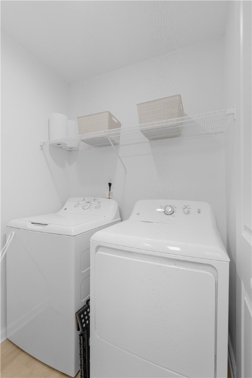 Auburn, Alabama 36830, United States, 3 Bedrooms Bedrooms, ,3 BathroomsBathrooms,Residential,Active,236162