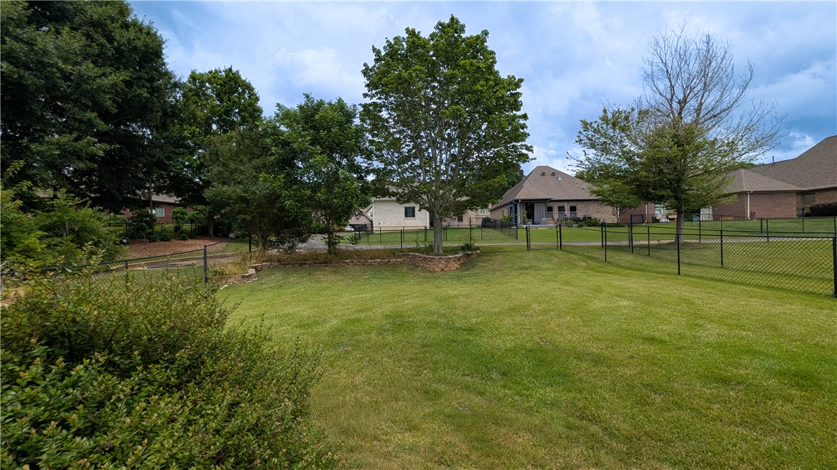 2172 N DONAHUE Drive