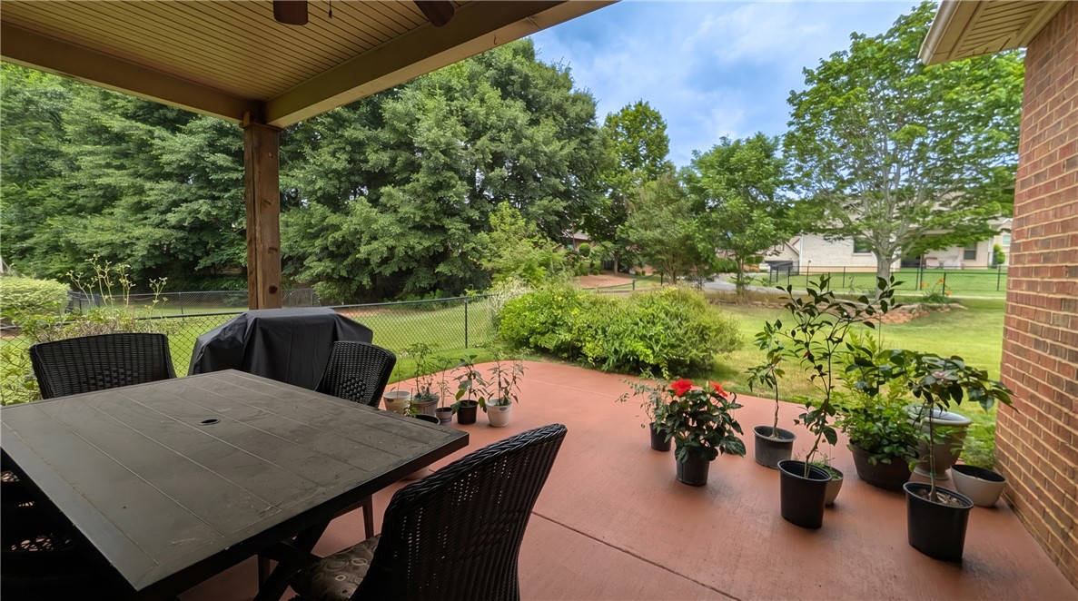2172 N DONAHUE Drive