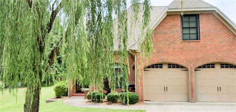 Photo of 2172 N DONAHUE Drive, Auburn, AL 36830 (MLS # 180690)