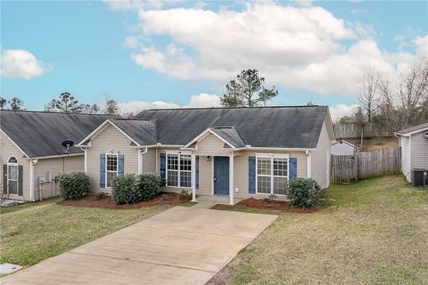 Photo of 2117 WINDING OAK Drive, Opelika, AL 36804 (MLS # 179066)