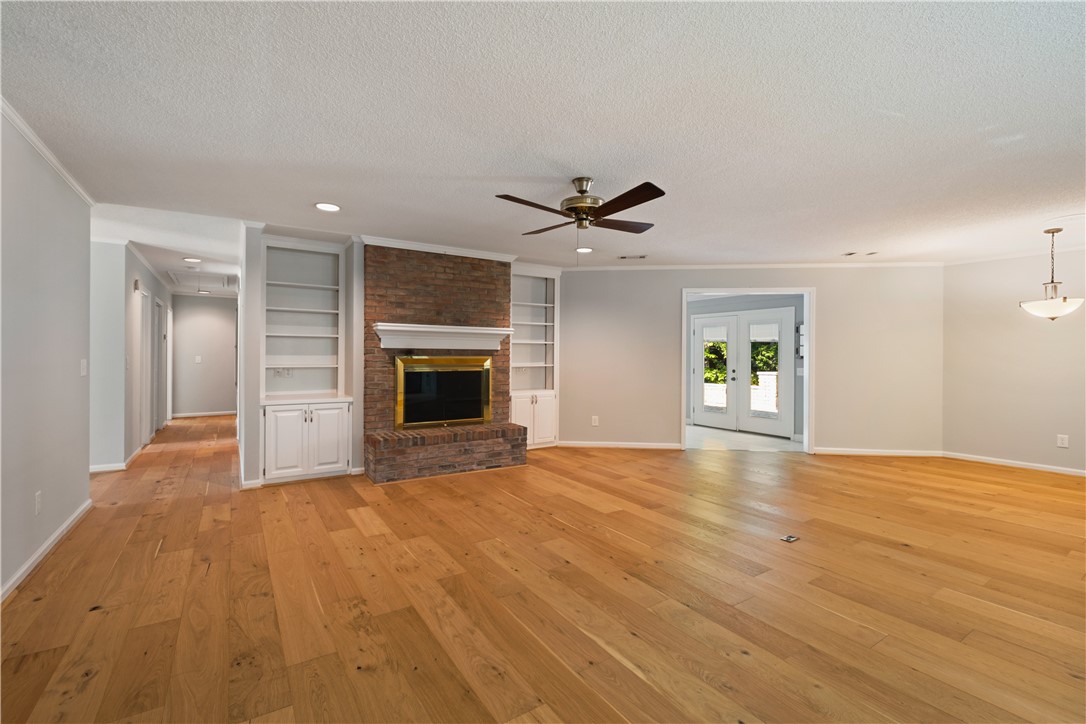 1340 FERNDALE Drive