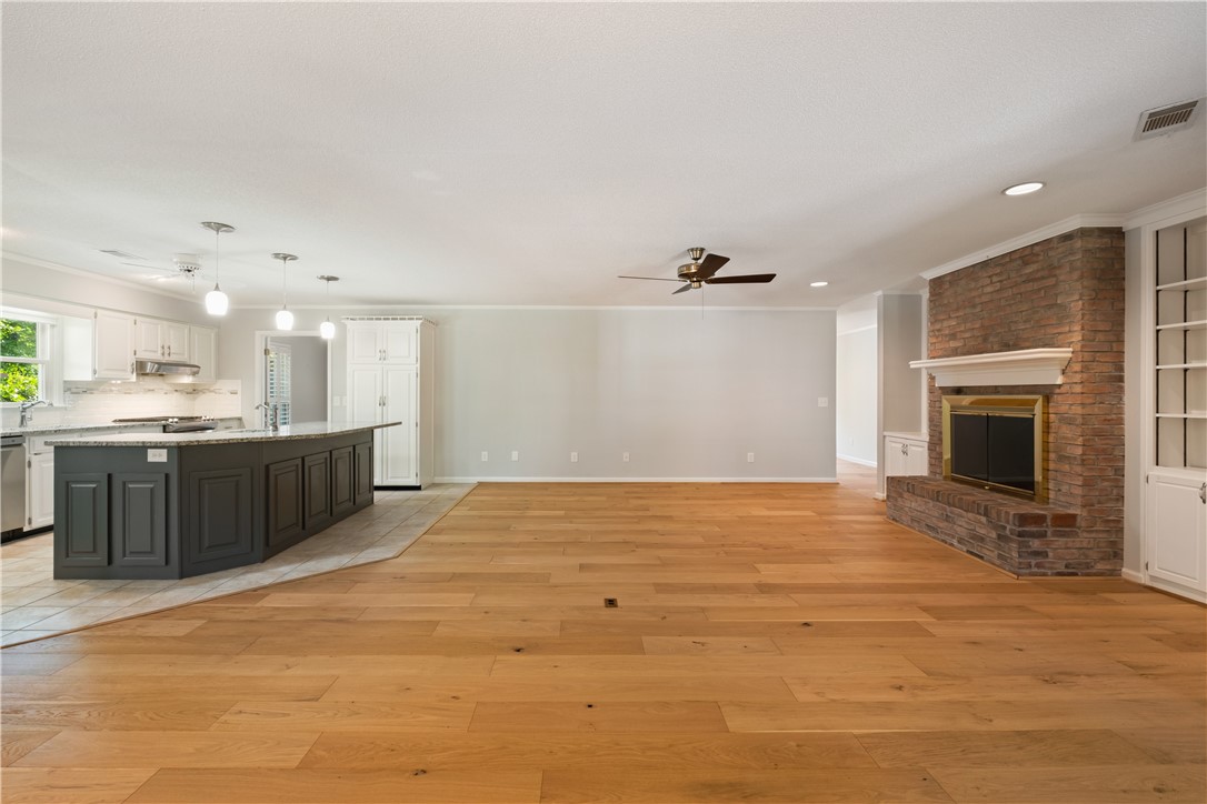 1340 FERNDALE Drive