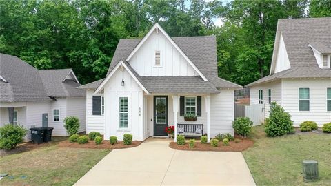 Photo of 644 VILLAGE Drive, Opelika, AL 36801 (MLS # 178238)