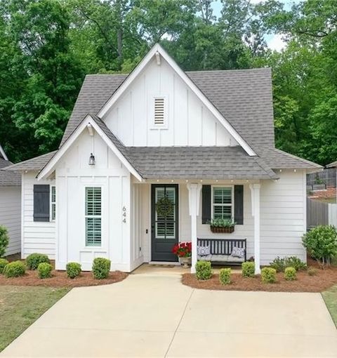 Photo of 644 VILLAGE Drive, Opelika, AL 36801 (MLS # 178238)