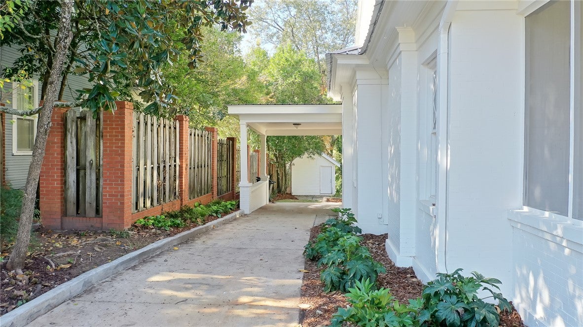606 N 8TH Street