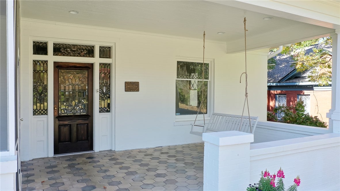 606 N 8TH Street