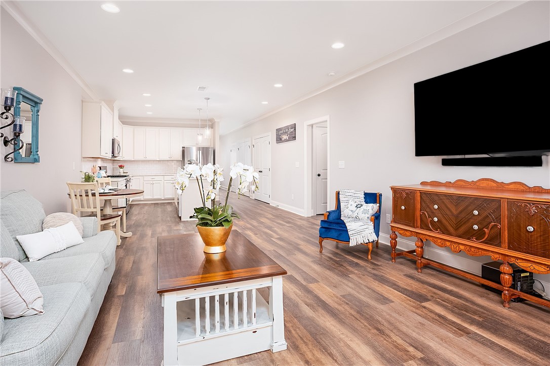 513 CLOVERDALE Drive