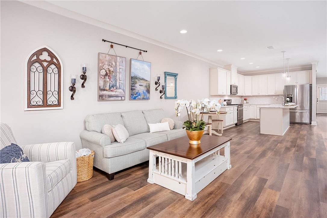 513 CLOVERDALE Drive