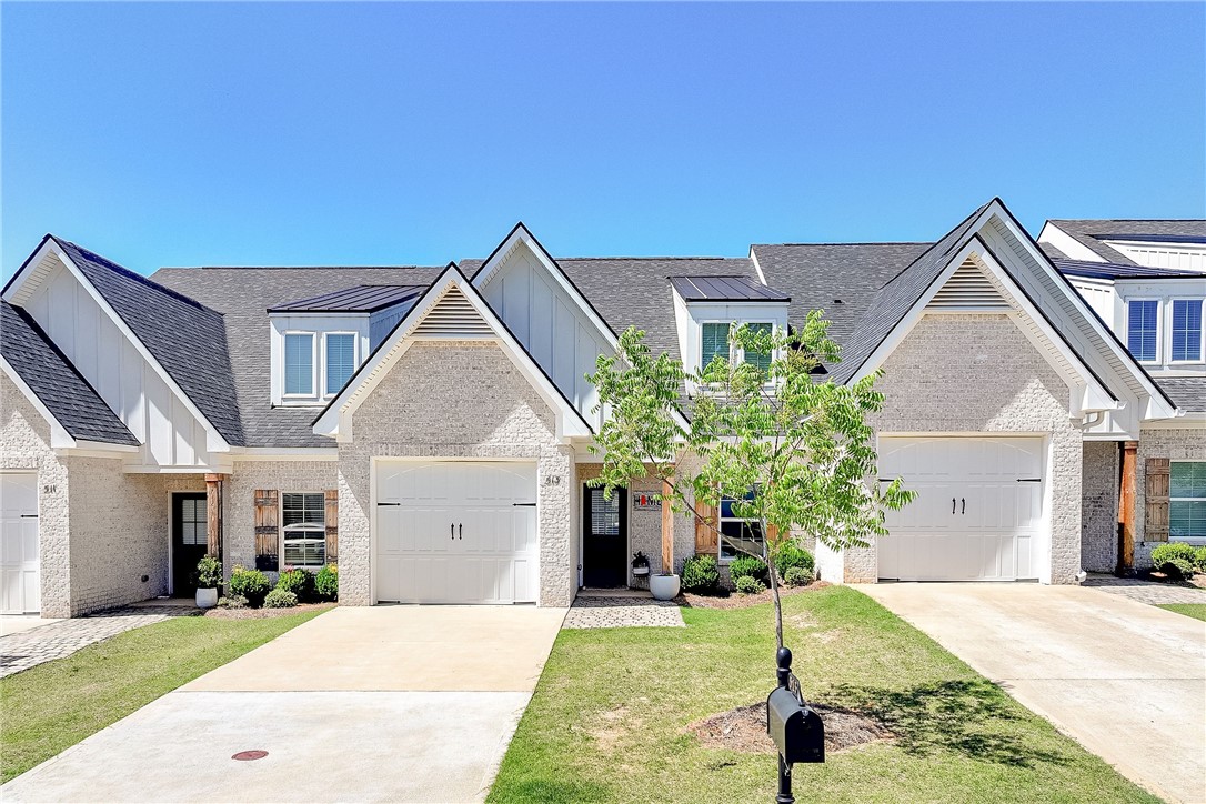 513 CLOVERDALE Drive