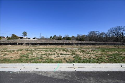 Photo of 3505 RIDGELINE Trail, Auburn, AL 36830 (MLS # 178685)