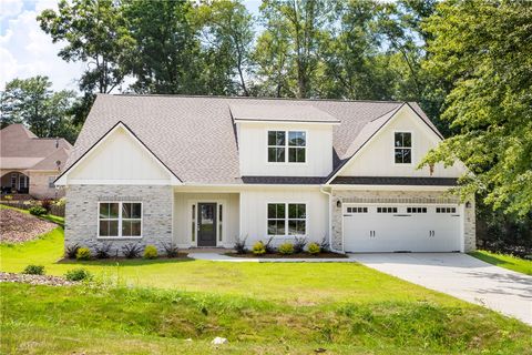 Photo of 232 LEE ROAD 451, Phenix City, AL 36870 (MLS # 179727)