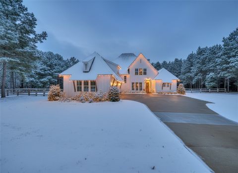Photo of 2865 PEAR TREE Road, Auburn, AL 36830 (MLS # 176123)