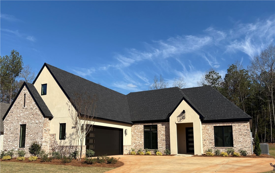 2050 ARROWHEAD Avenue