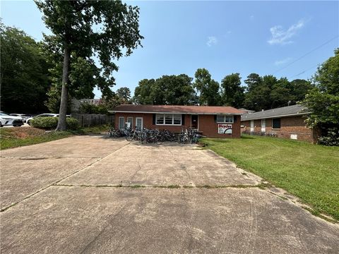 721 E GLENN Avenue Auburn AL 36830