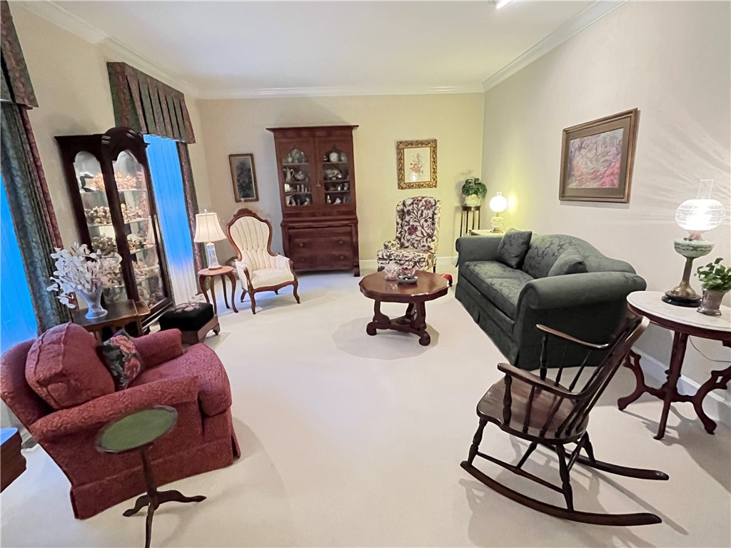 1322 HUNTINGTON Court