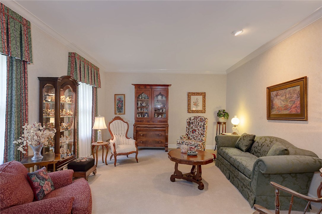 1322 HUNTINGTON Court