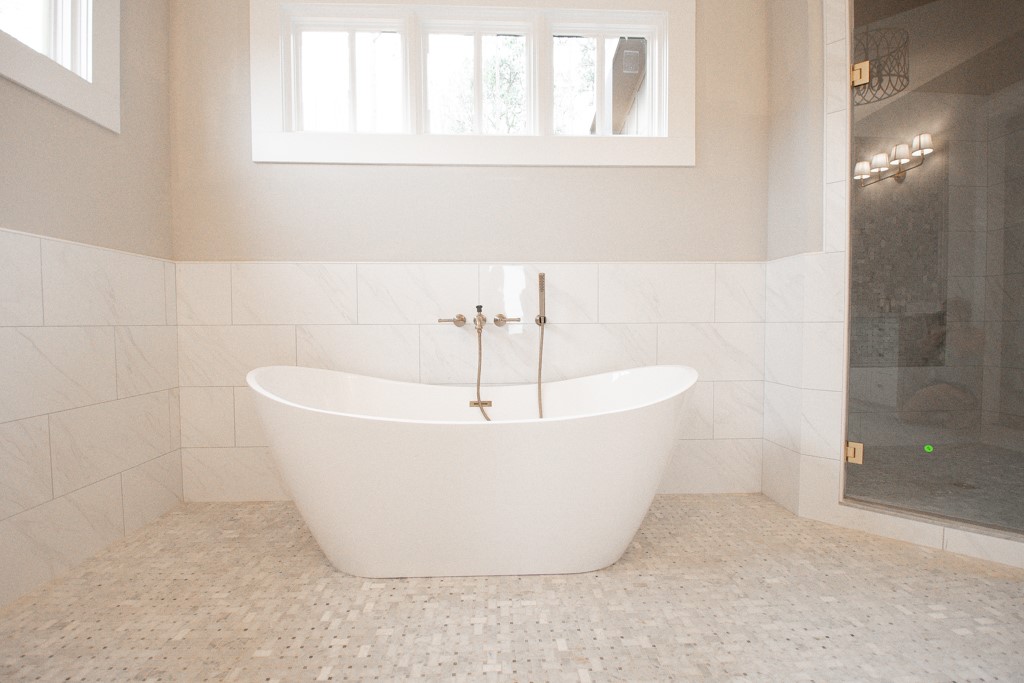 Dadeville, Alabama 36853, United States, 5 Bedrooms Bedrooms, ,5 BathroomsBathrooms,Residential,Pending,7290