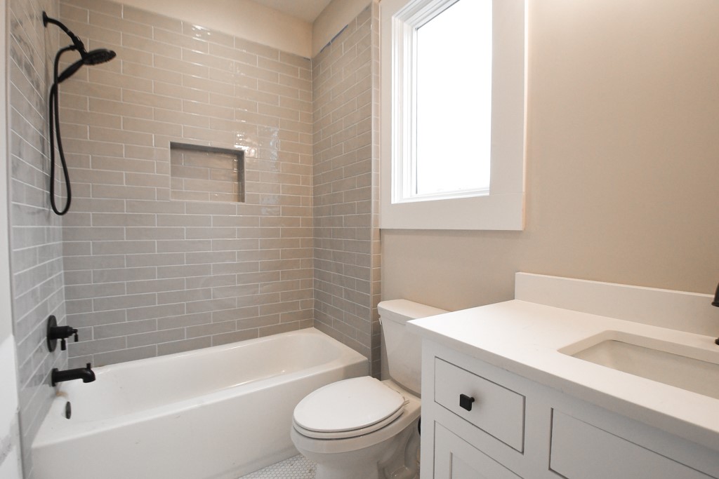 Dadeville, Alabama 36853, United States, 5 Bedrooms Bedrooms, ,5 BathroomsBathrooms,Residential,Pending,7290