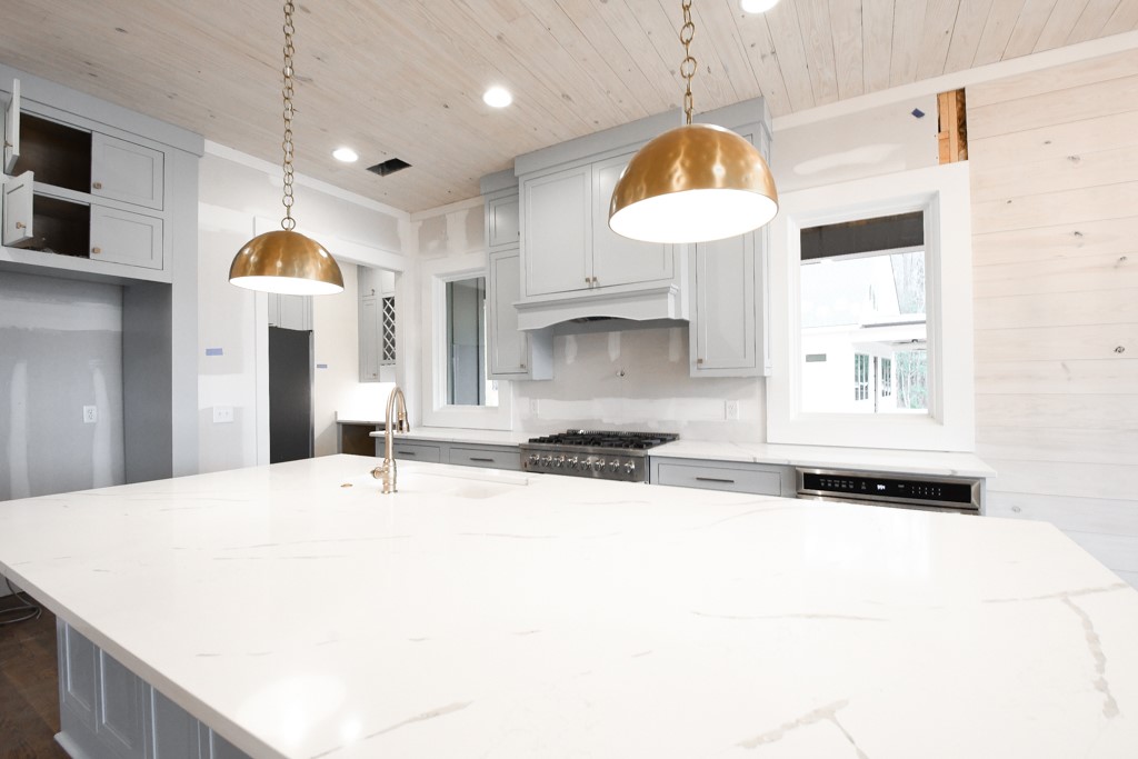 Dadeville, Alabama 36853, United States, 5 Bedrooms Bedrooms, ,5 BathroomsBathrooms,Residential,Pending,7290