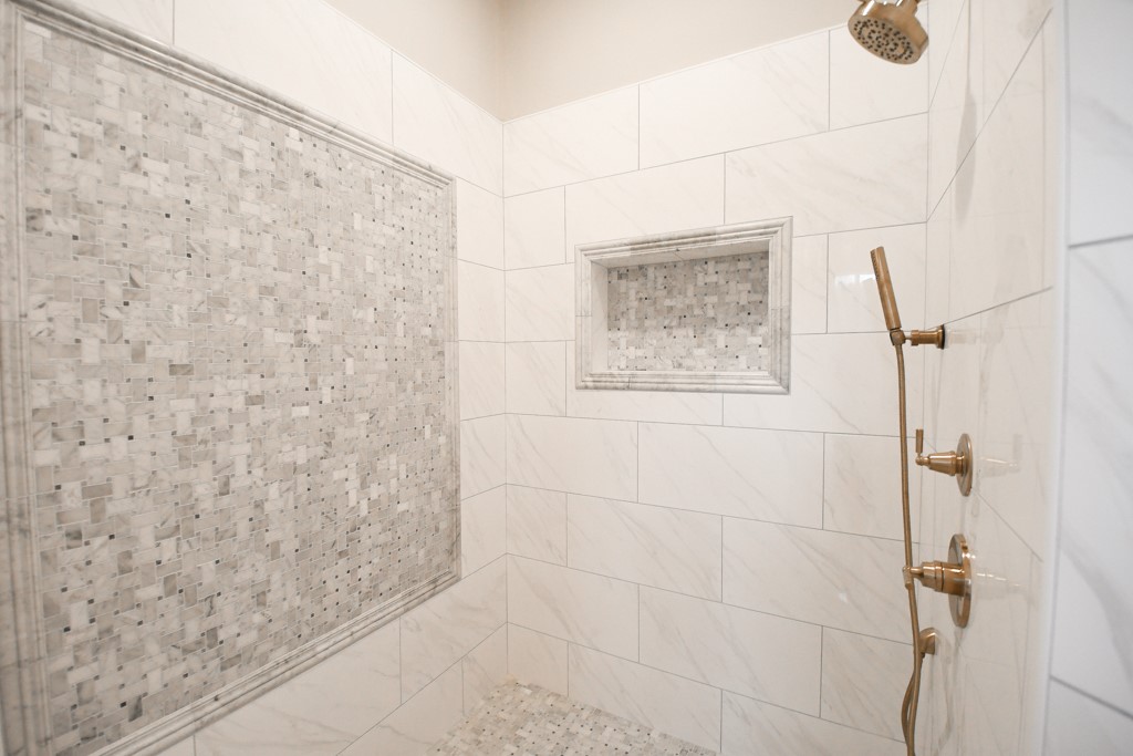 Dadeville, Alabama 36853, United States, 5 Bedrooms Bedrooms, ,5 BathroomsBathrooms,Residential,Pending,7290