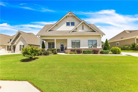 Photo of 2504 FOUNTAINVIEW Court, Auburn, AL 36832 (MLS # 181547)