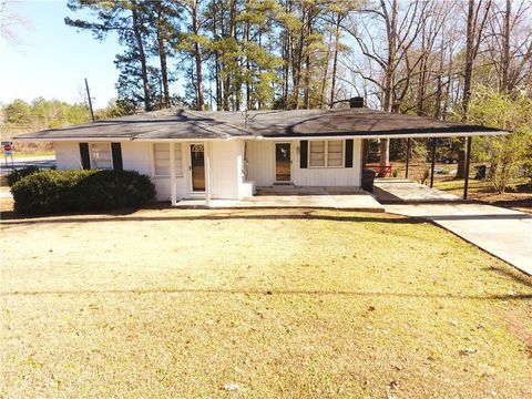 Photo of 721 WOODLAND Road, Alexander City, AL 35010 (MLS # 178372)