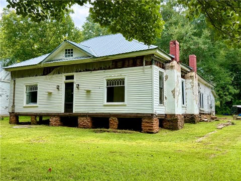 Photo of 2001 PATRICK Street, Waverly, AL 36879 (MLS # 181661)