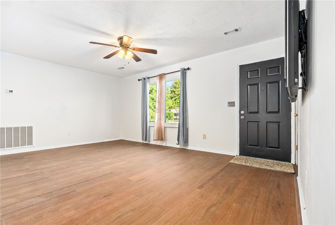 507 CRABAPPLE Avenue