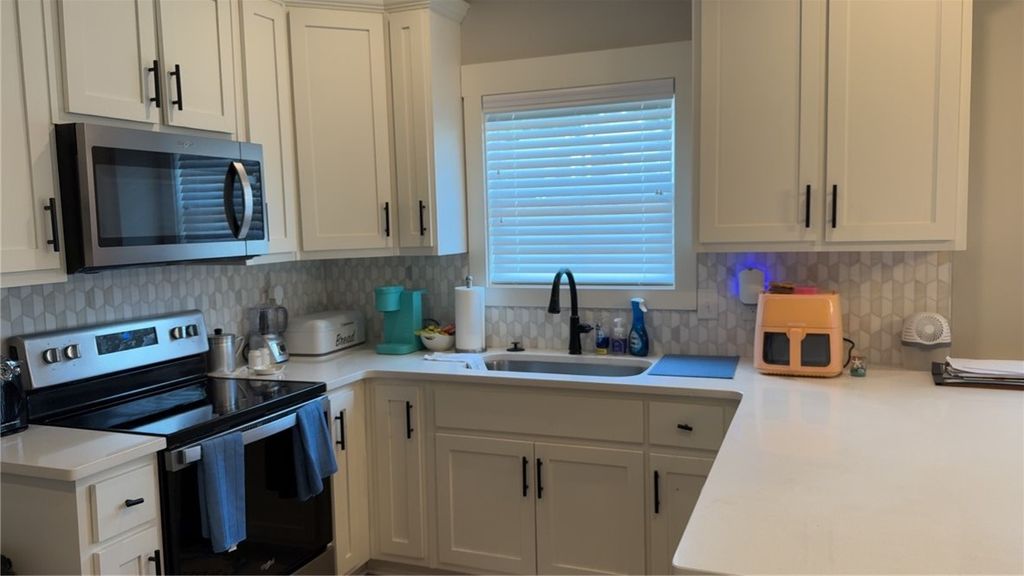 Photo of 105 COVE CREEK Drive, Opelika, AL 36804 (MLS # 175812)