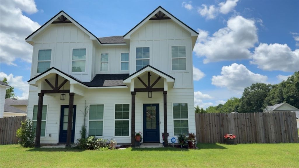Photo of 105 COVE CREEK Drive, Opelika, AL 36804 (MLS # 175812)