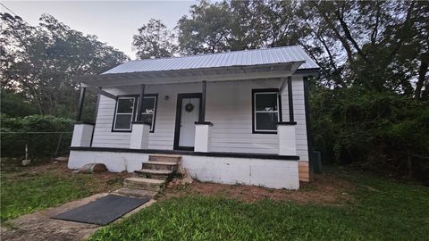 Photo of 202 SMITH Court, Opelika, AL 36801 (MLS # 177370)