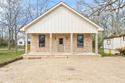 Photo of 604 MARTIN LUTHER KING Boulevard, Opelika, AL 36801 (MLS # 179300)
