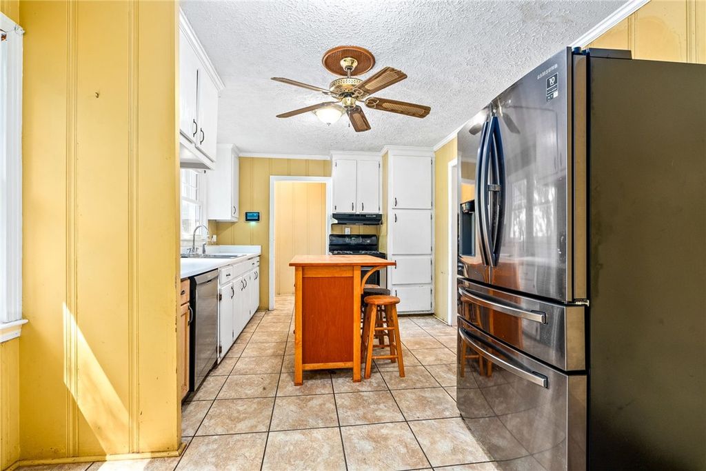 Photo of 1406 PINEDALE Drive, Opelika, AL 36801 (MLS # 175549)