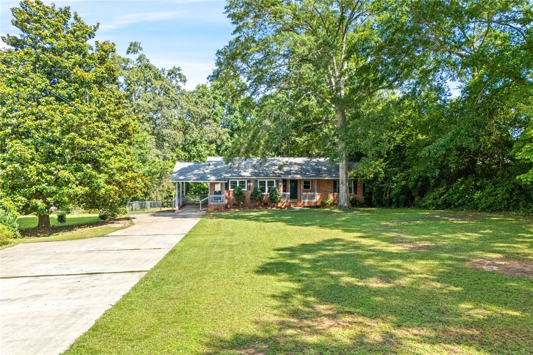 1406 PINEDALE Drive
