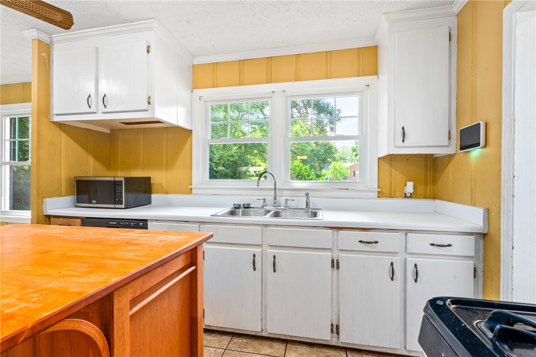 1406 PINEDALE Drive