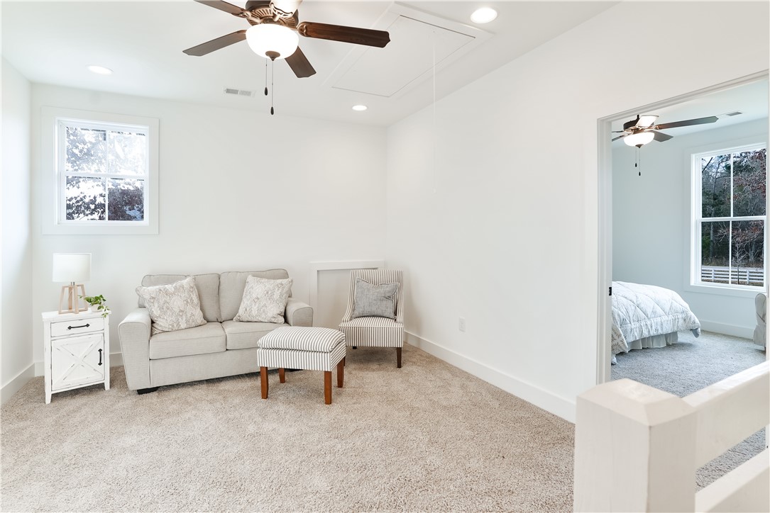 0012000 HUNTERS HILL Lane