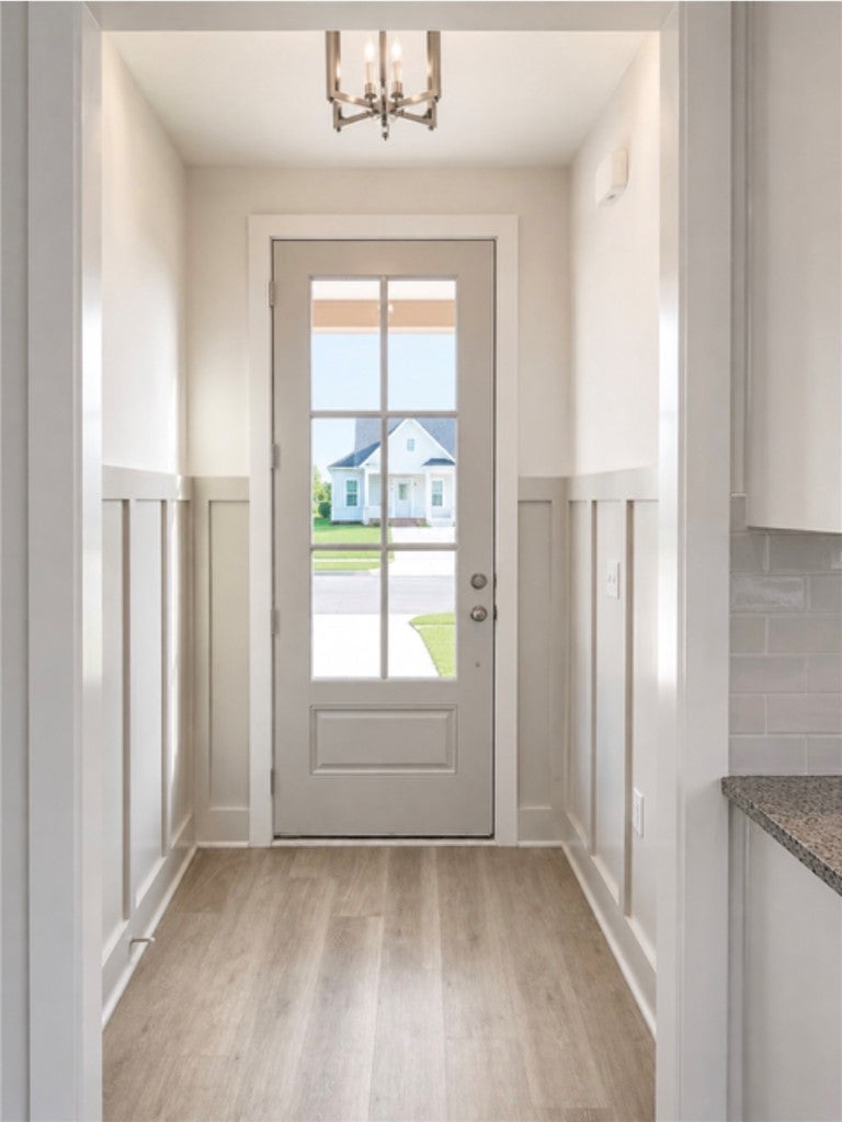 Photo of 1005 CROSSING Court, Valley, AL 36854 (MLS # 182438)