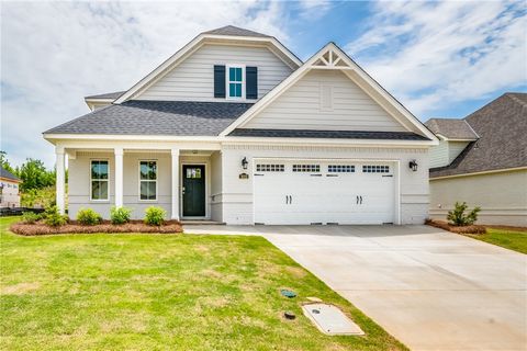 2022 HIDDEN LAKES Drive Opelika AL 36801