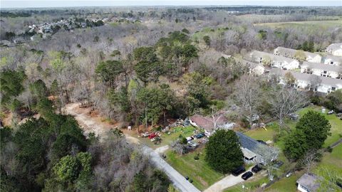 Photo of 236 LAKE Street, Auburn, AL 36832 (MLS # 179433)