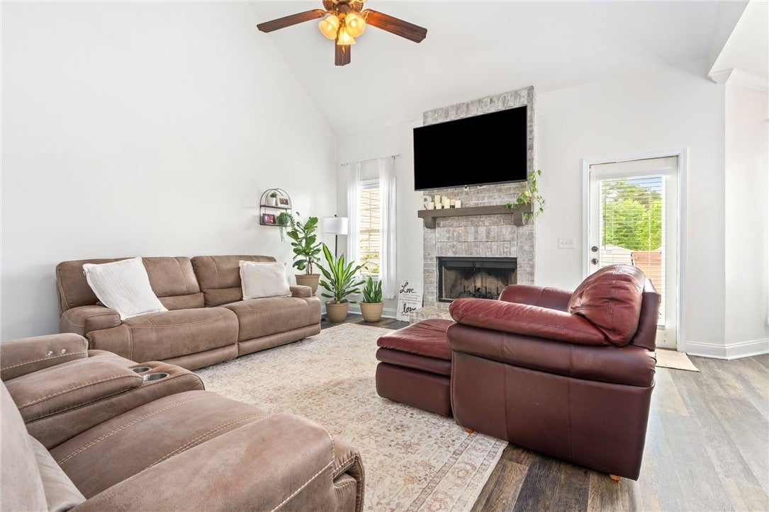 2902 ANDERSON LAKES Circle