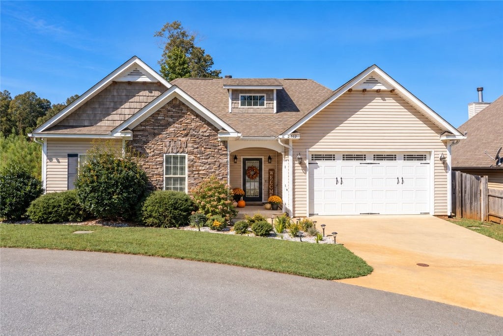 Photo of 2902 ANDERSON LAKES Circle, Opelika, AL 36801 (MLS # 182305)