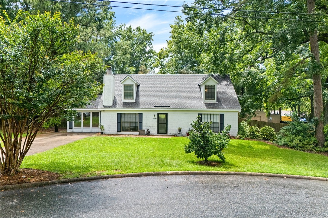 1606 BELLE Circle