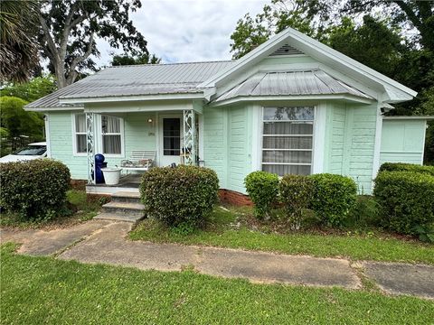 108 CARR Street Tallassee AL 36078