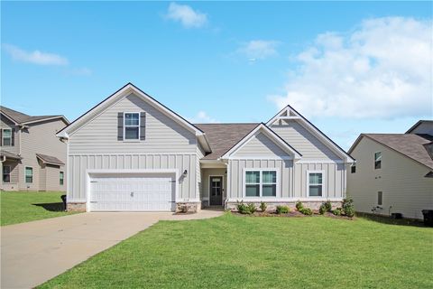 Photo of 2118 SEQUOIA Drive, Auburn, AL 36879 (MLS # 176889)